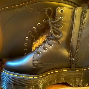 Dr marten platform jadon never worn. New in box
